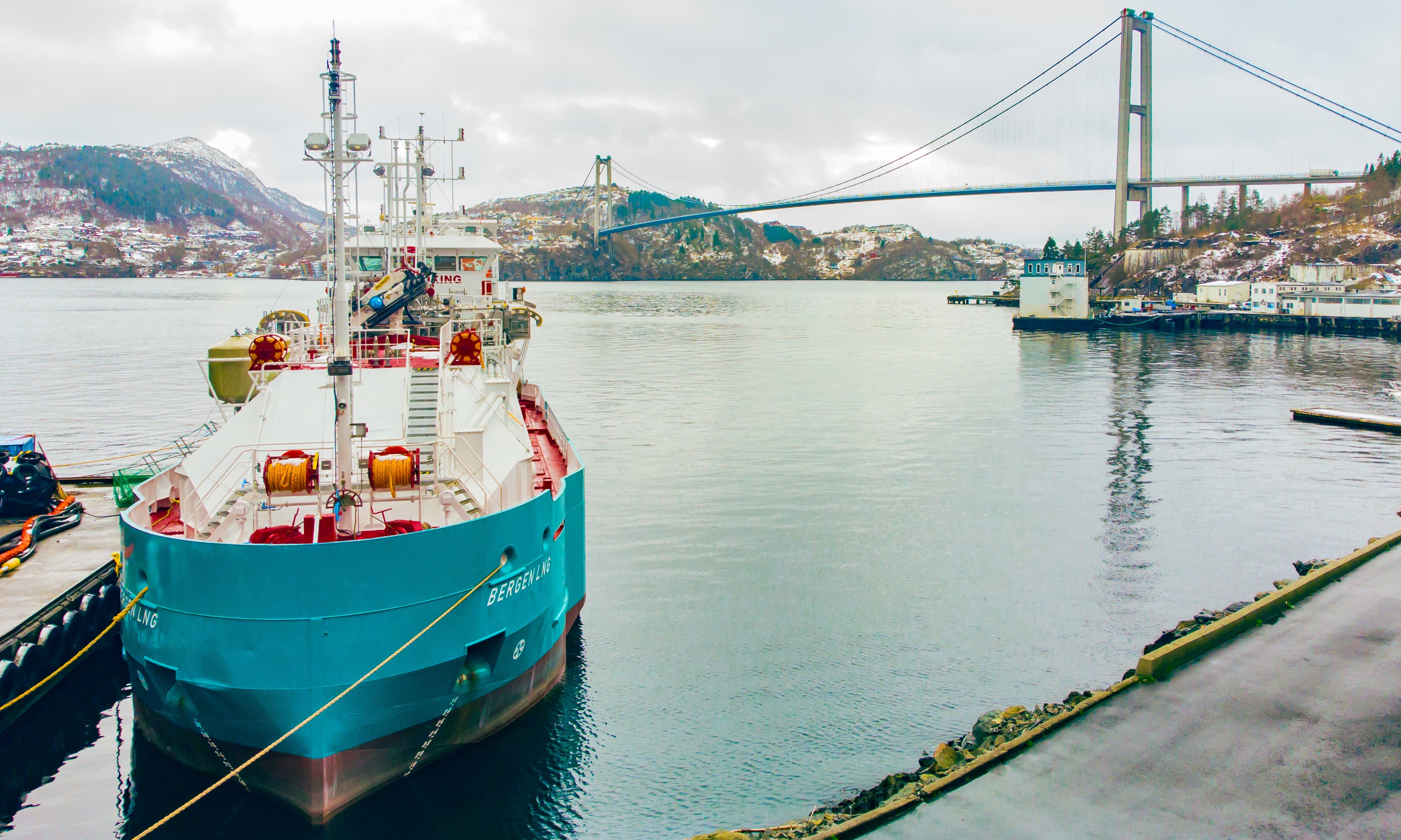 Høglund contributes to the conversion of Norway's first LNG bunkering vessel